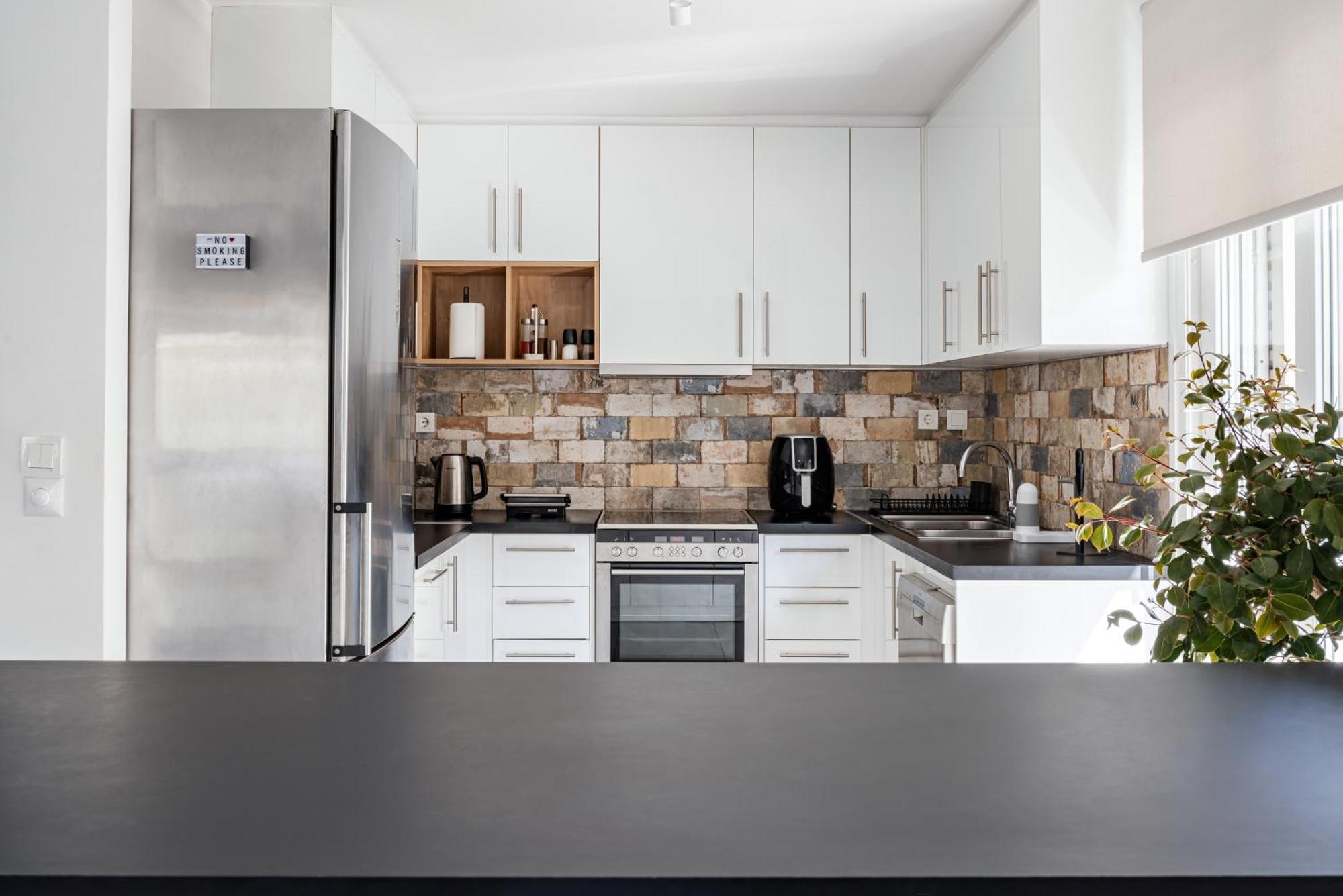The Black Marble - Sea View, 2Br, 2Ba By Bnc Афины Экстерьер фото